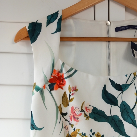 M&S Collection Fitted Midi Dress Ivory Size 8 Floral Bodycon Wedding Cruise BNWT - Picture 3 of 12
